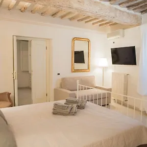 https://casa-laurentius.it-tuscanyhotel.com
